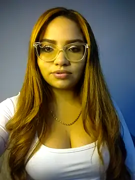 Snapshot of DulceBx chatting on 06-24-26, 04:11 DulceBx online show from 06-24-26, 04:11