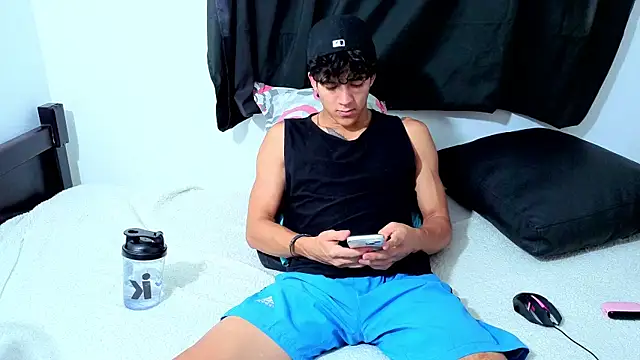 Noah  Dick online show from 07-18-26, 06:06