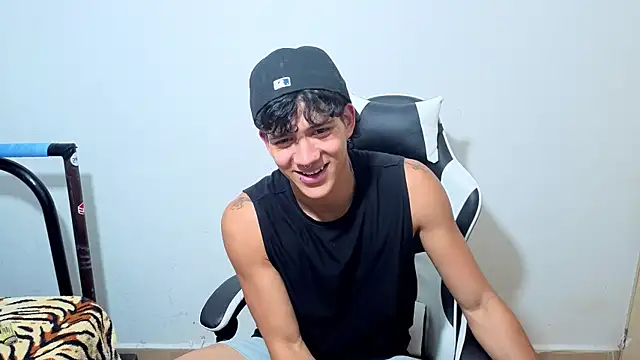 Noah  Dick online show from 08-08-26, 06:48