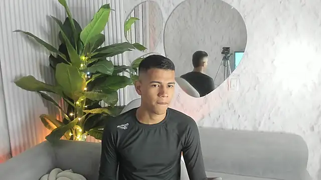 Snapshot of Noah_sexhotty chatting on 07-11-26, 02:03 Noah sexhotty online show from 07-11-26, 02:03
