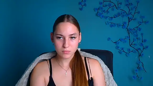 Holly Mooon  online show from 07-06-26, 03:03