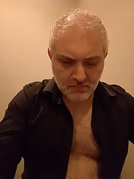Snapshot of Alessio8000 chatting on 06-29-26, 11:05 Alessio8000 online show from 06-29-26, 11:05