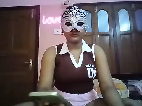 HOT  QUEEN001 online show from 07-22-26, 04:21