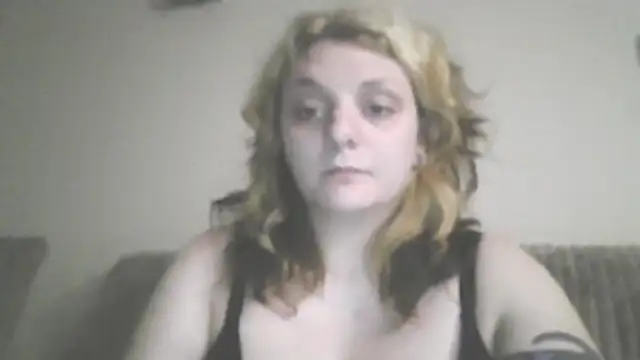 Snapshot of liltrinketgirl chatting on 07-17-26, 08:10 liltrinketgirl online show from 07-17-26, 08:10