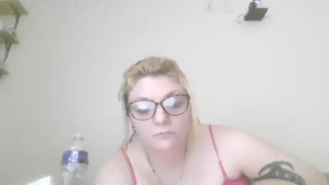 Snapshot of liltrinketgirl chatting on 07-19-26, 08:56 liltrinketgirl online show from 07-19-26, 08:56