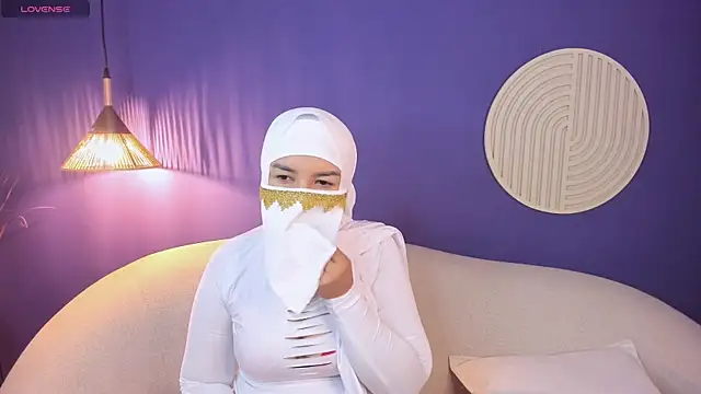 Naira Moon online show from 07-06-26, 03:03