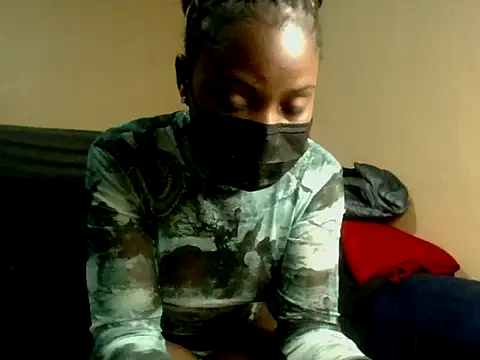 Snapshot of sexybaddie27 chatting on 07-09-26, 05:28 sexybaddie27 online show from 07-09-26, 05:28