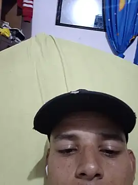 davidflz95 online show from 07-14-26, 02:16