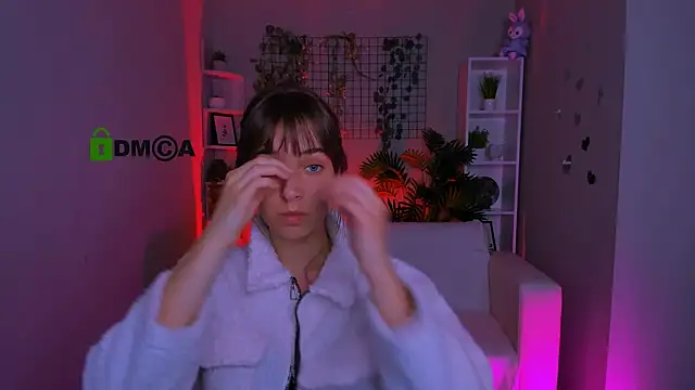 Snapshot of elodie_crystal chatting on 07-23-26, 09:18 elodie crystal online show from 07-23-26, 09:18