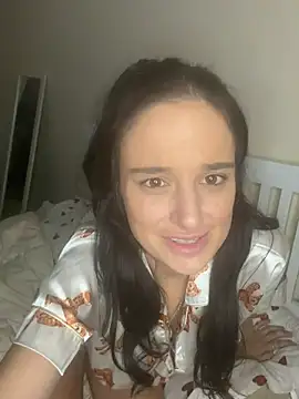 Snapshot of EnglishRoxy chatting on 07-17-26, 12:39 EnglishRoxy online show from 07-17-26, 12:39