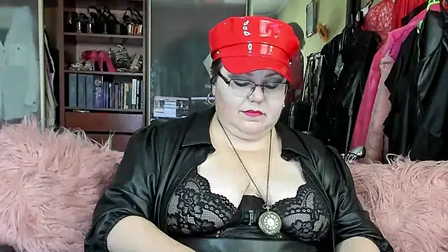 Snapshot of KaryQueen chatting on 02-15-25, 05:28 KaryQueen online show from 02-15-25, 05:28