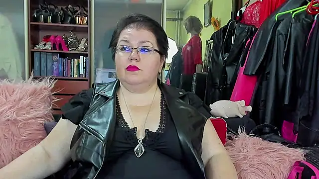 Snapshot of KaryQueen chatting on 03-14-25, 04:40 KaryQueen online show from 03-14-25, 04:40