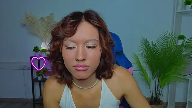 Snapshot of JazlynPlant chatting on 08-02-26, 10:25 JazlynPlant online show from 08-02-26, 10:25