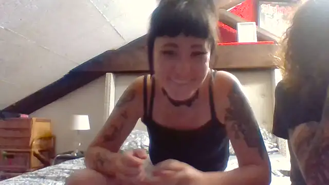 Snapshot of Lipandmeryl chatting on 07-11-26, 10:11 Lipandmeryl online show from 07-11-26, 10:11