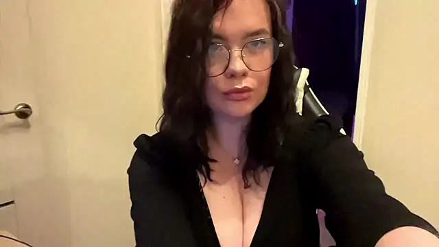 AdelinaVirelle online show from 07-14-26, 05:07