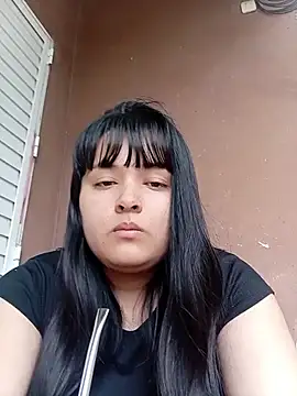 Snapshot of Luu_19 chatting on 07-25-26, 05:21 Luu 19 online show from 07-25-26, 05:21