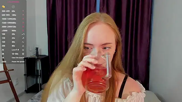 Snapshot of LunalBrooks chatting on 07-21-26, 05:04 LunalBrooks online show from 07-21-26, 05:04