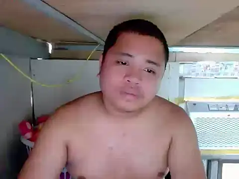 Snapshot of UnisexForYou chatting on 07-15-26, 05:23 UnisexForYou online show from 07-15-26, 05:23