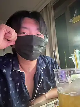 Snapshot of karuhikaru chatting on 08-08-26, 01:24 karuhikaru online show from 08-08-26, 01:24