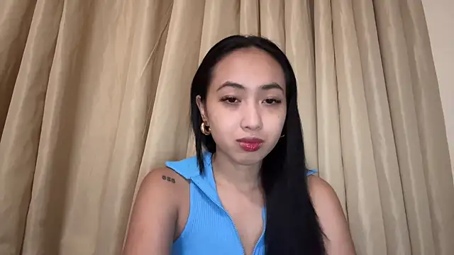 Snapshot of RisaBongartz chatting on 07-13-26, 05:43 RisaBongartz online show from 07-13-26, 05:43