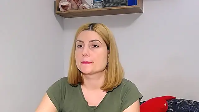 alisenties online show from 12-14-25, 03:06