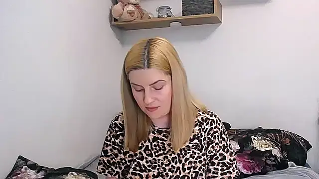 alisenties online show from 05-10-26, 02:33