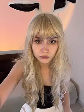 Charlotte Pretty online show from 07-14-26, 10:21