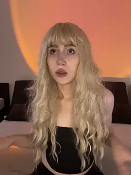 Charlotte Pretty online show from 07-15-26, 04:51