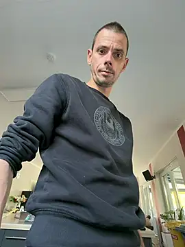 Snapshot of Berlin491 chatting on 07-15-26, 07:57 Berlin491 online show from 07-15-26, 07:57