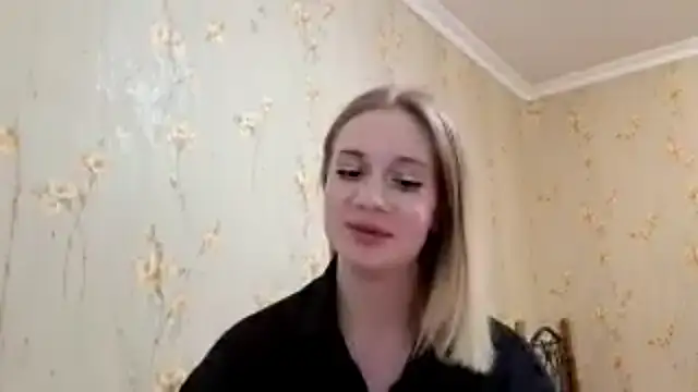 Snapshot of renna_rine chatting on 07-14-26, 08:03 renna rine online show from 07-14-26, 08:03