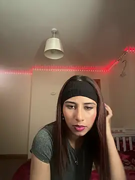 NextDoorMolly online show from 07-17-26, 04:34