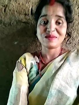 Snapshot of Simran_Love143 chatting on 07-19-26, 05:44 Simran Love143 online show from 07-19-26, 05:44