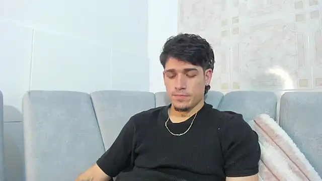 leandro coper online show from 07-17-26, 10:47