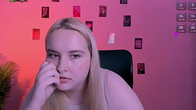 Snapshot of linda_lynx chatting on 07-24-26, 11:19 linda lynx online show from 07-24-26, 11:19