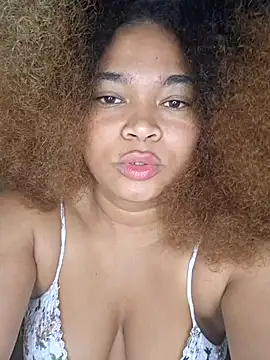 Snapshot of YorsaXo chatting on 07-19-26, 05:00 YorsaXo online show from 07-19-26, 05:00