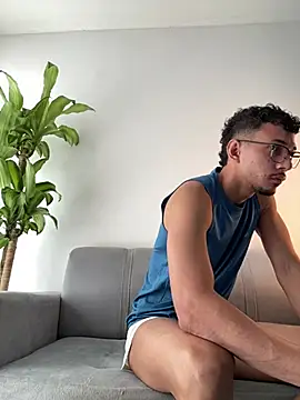 Snapshot of Phillip_collinss chatting on 07-31-26, 01:32 Phillip collinss online show from 07-31-26, 01:32