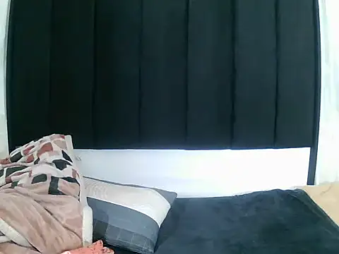 MilkBarbie online show from 07-20-26, 12:14