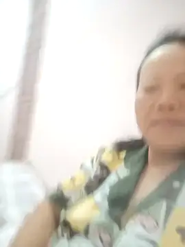Snapshot of Queenie9z chatting on 07-19-26, 02:21 Queenie9z online show from 07-19-26, 02:21