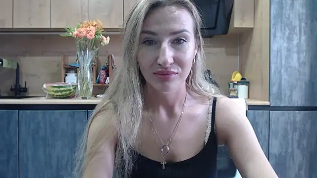 Snapshot of RamiKely chatting on 07-24-26, 06:22 RamiKely online show from 07-24-26, 06:22
