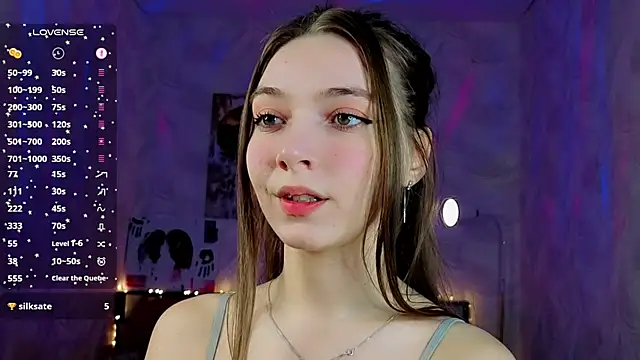 Snapshot of Aura_Lune_ chatting on 07-25-26, 04:04 Aura Lune online show from 07-25-26, 04:04