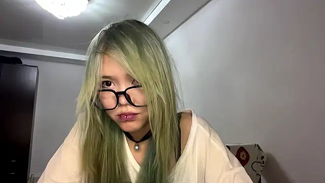 KairiNox online show from 07-25-26, 10:57