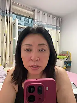 Snapshot of Lisa-008 chatting on 07-26-26, 12:01 Lisa-008 online show from 07-26-26, 12:01