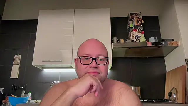 Snapshot of theitalianbear chatting on 12-22-24, 04:27 theitalianbear online show from 12-22-24, 04:27