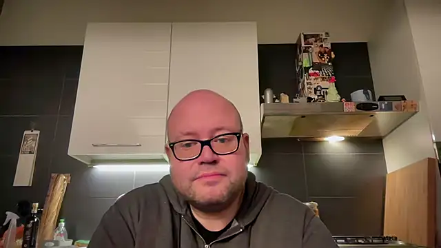 Snapshot of theitalianbear chatting on 12-27-24, 04:32 theitalianbear online show from 12-27-24, 04:32