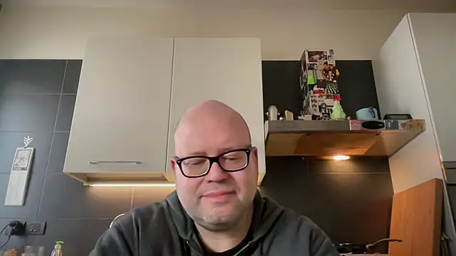 Snapshot of theitalianbear chatting on 01-14-25, 12:56 theitalianbear online show from 01-14-25, 12:56