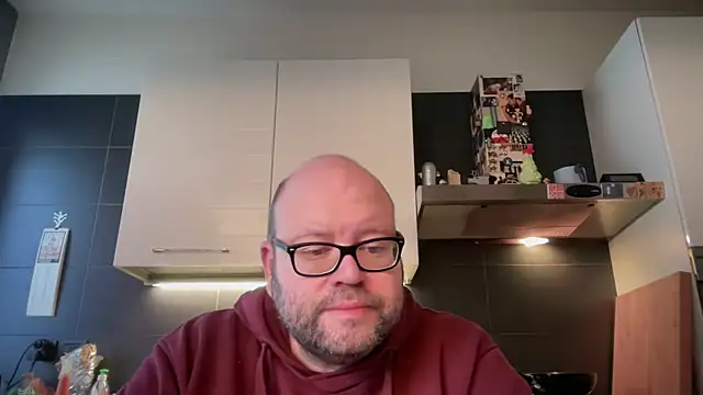 Snapshot of theitalianbear chatting on 02-20-25, 07:23 theitalianbear online show from 02-20-25, 07:23