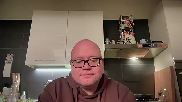 Snapshot of theitalianbear chatting on 03-12-25, 08:52 theitalianbear online show from 03-12-25, 08:52