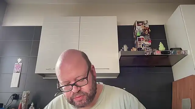 theitalianbear online show from 04-18-26, 06:50