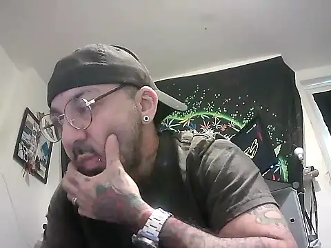 Snapshot of MagicStickBoy chatting on 04-03-26, 01:42 MagicStickBoy online show from 04-03-26, 01:42
