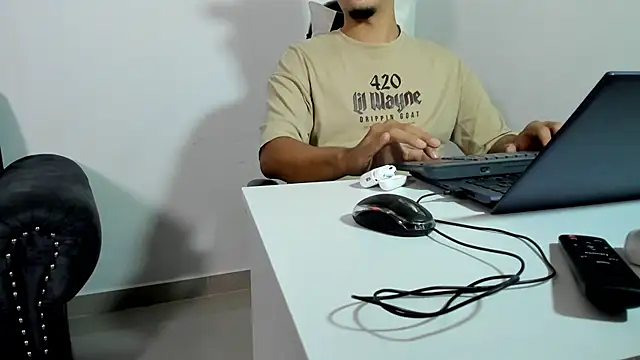 Snapshot of ThreeLion7 chatting on 07-25-26, 01:30 ThreeLion7 online show from 07-25-26, 01:30